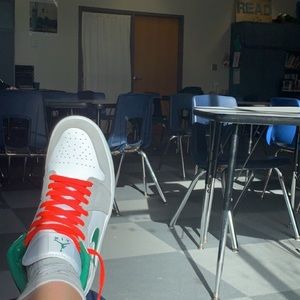 Meet your Posher, Barrett